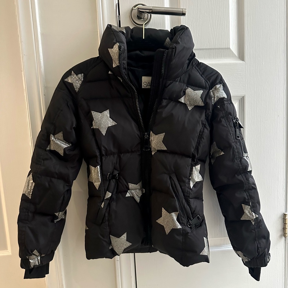 Sam Girls Freestyle Size 14 channel-quilted, down jacket. Black with stars.